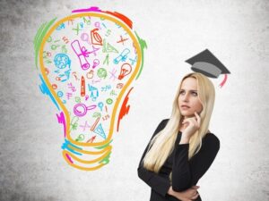 किस फील्ड में एजुकेशन करनी चाहिए?